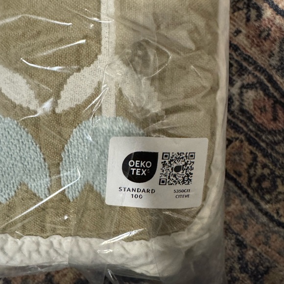 Schoolhouse Electric Tulbend Quilt, light blue, TWIN, NWT! - Picture 6 of 6